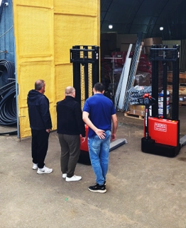 Тест-драйв складской техники на нашем складе в Хабаровске